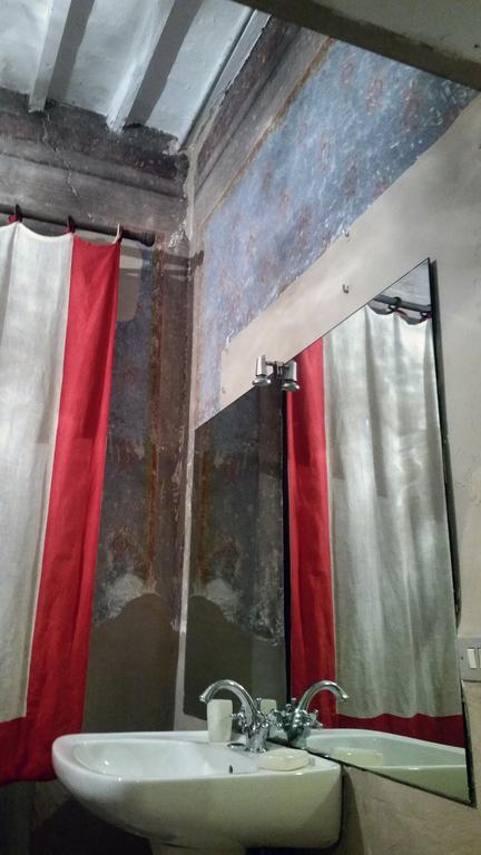 אניירי Locanda Al Castello Di Sorci מראה חיצוני תמונה
