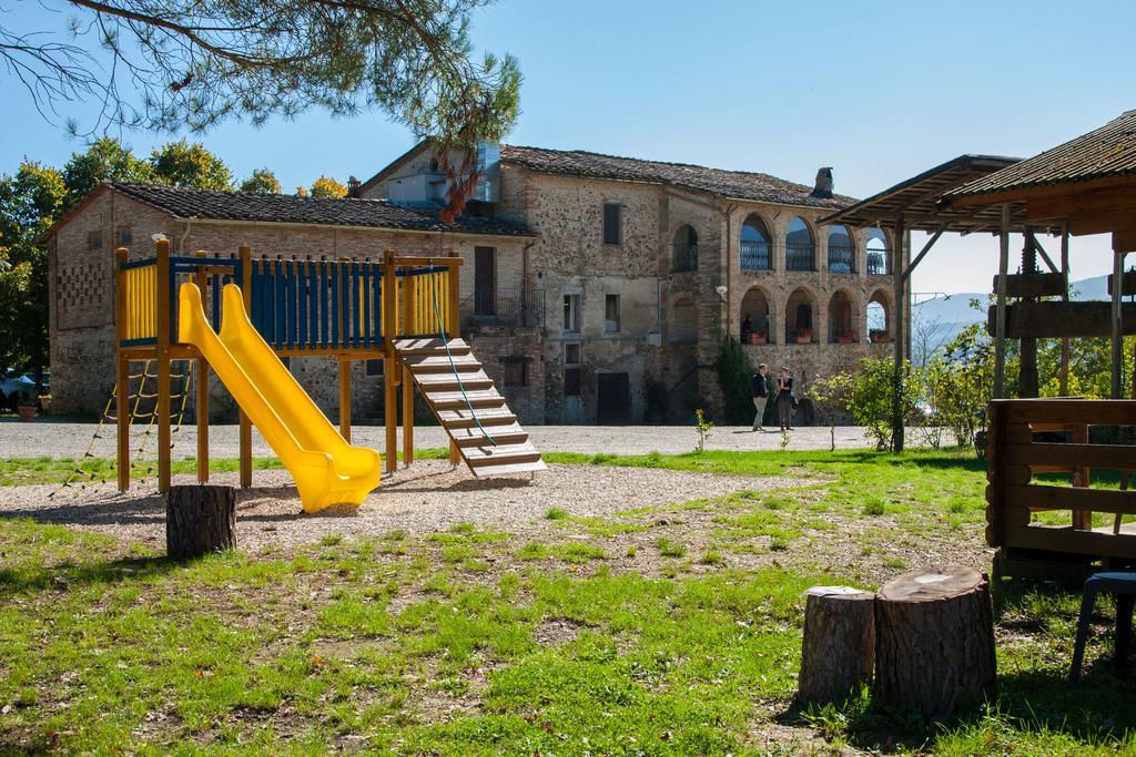 אניירי Locanda Al Castello Di Sorci מראה חיצוני תמונה